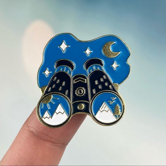 Camping Binoculars Enamel Pin/ Brooch Lapel - Picture 1 of 6